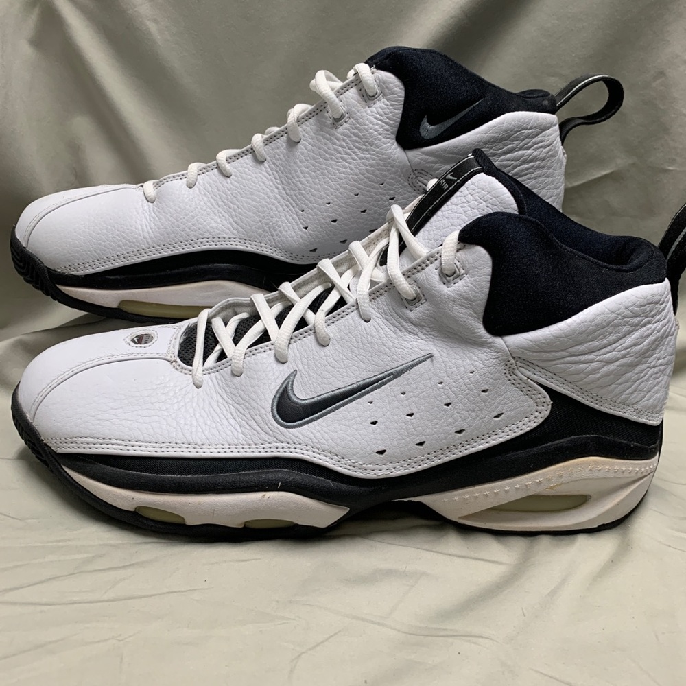 Nike Basketball Shoes Sz 15 NWOT